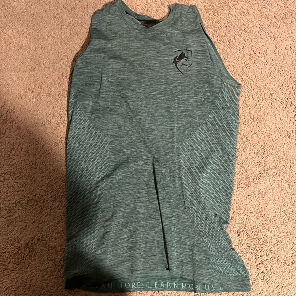 Alphalete performance tank top